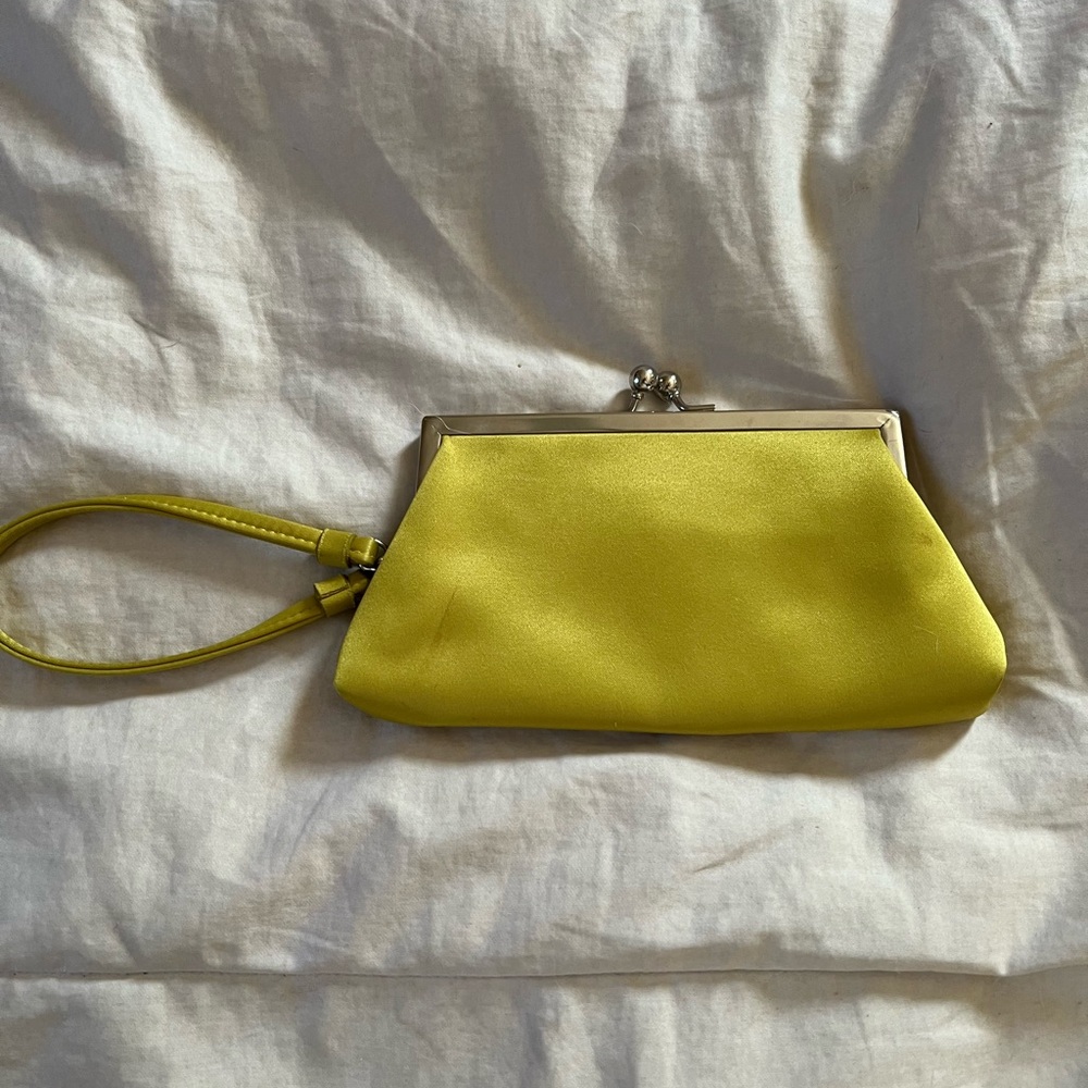 Vintage early 2000’s clutch